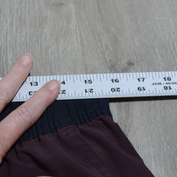 Leg3nd Discovery Men's Maroon & Black Athletic Shorts Size Large - Picture 5 of 6